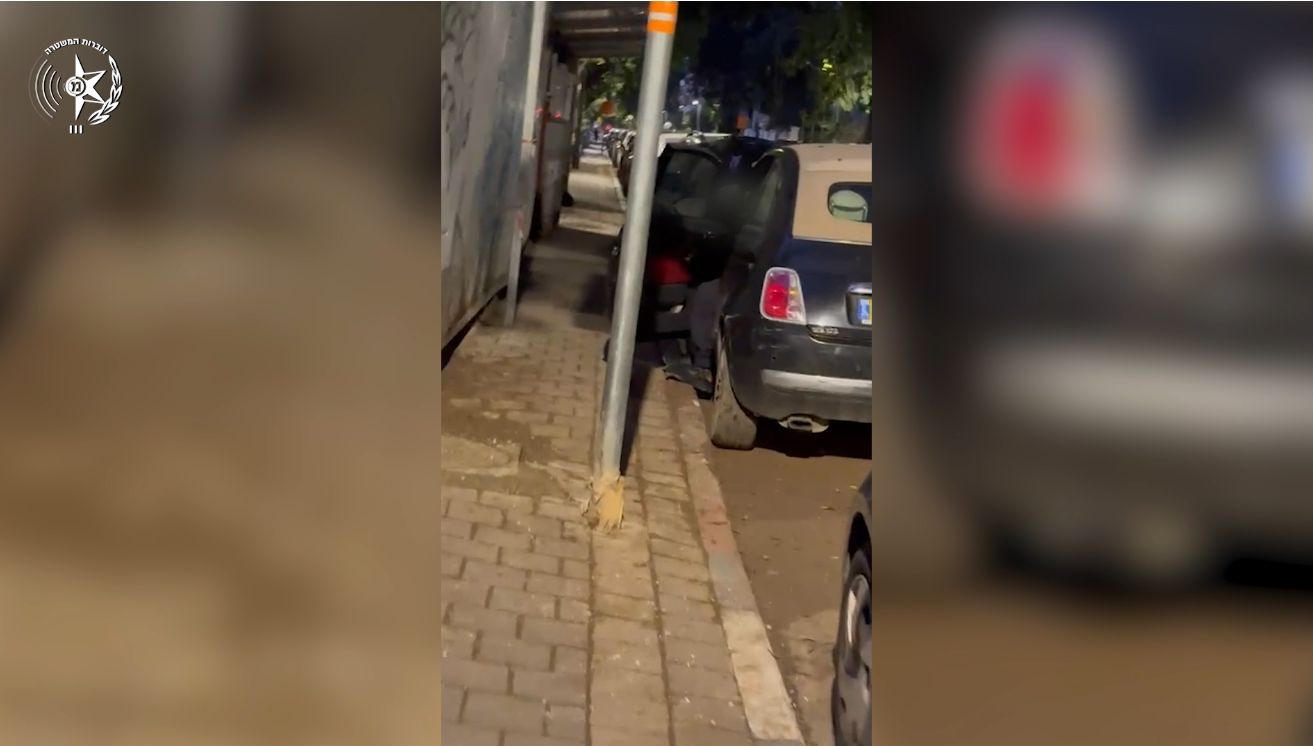 תושב ראשון לציון נתפס על חם פורץ לרכב ונעצר