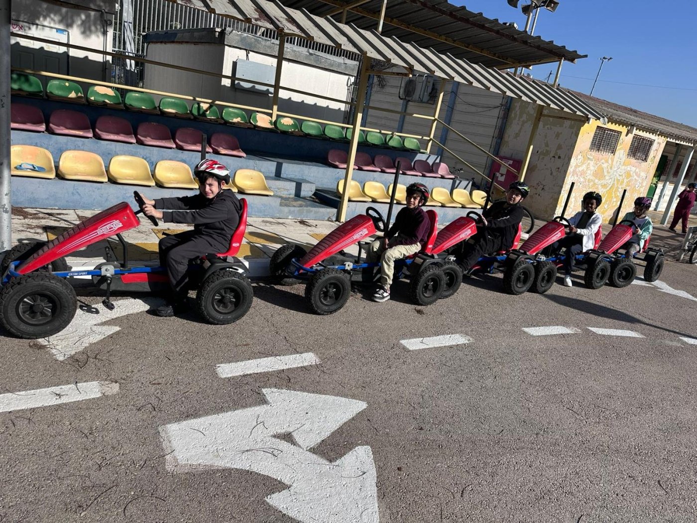 המרכז לבטיחות בדרכים בת-ים, בי'ס יגאל אלון