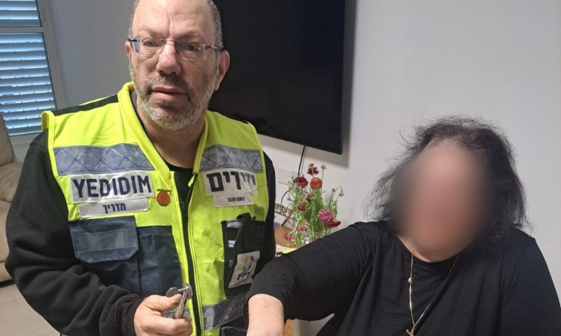 ראשון לציון: מתנדב ידידים הגיע לפנות בוקר לעזור לאישה במצוקה