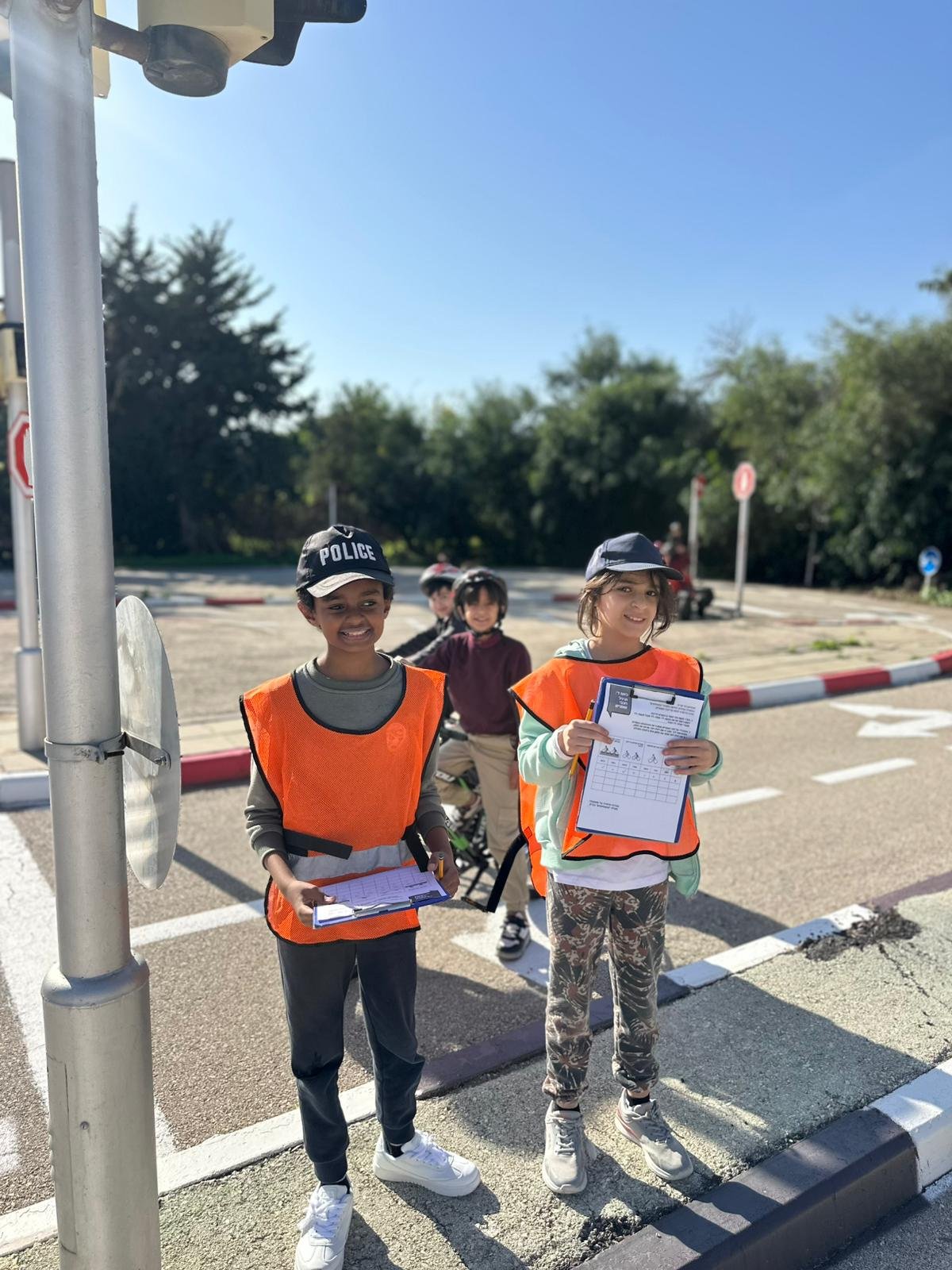 המרכז לבטיחות בדרכים בת-ים, בי'ס יגאל אלון