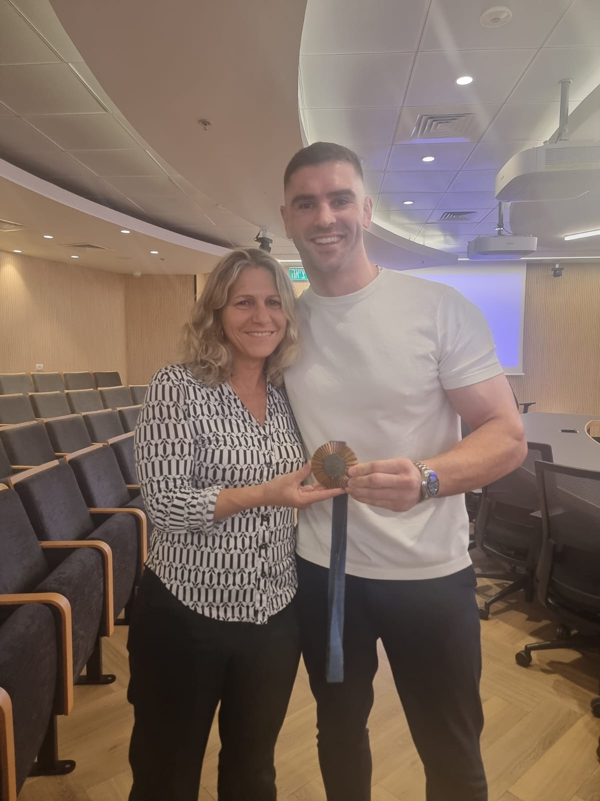 דוברות שמיר אסף הרופא