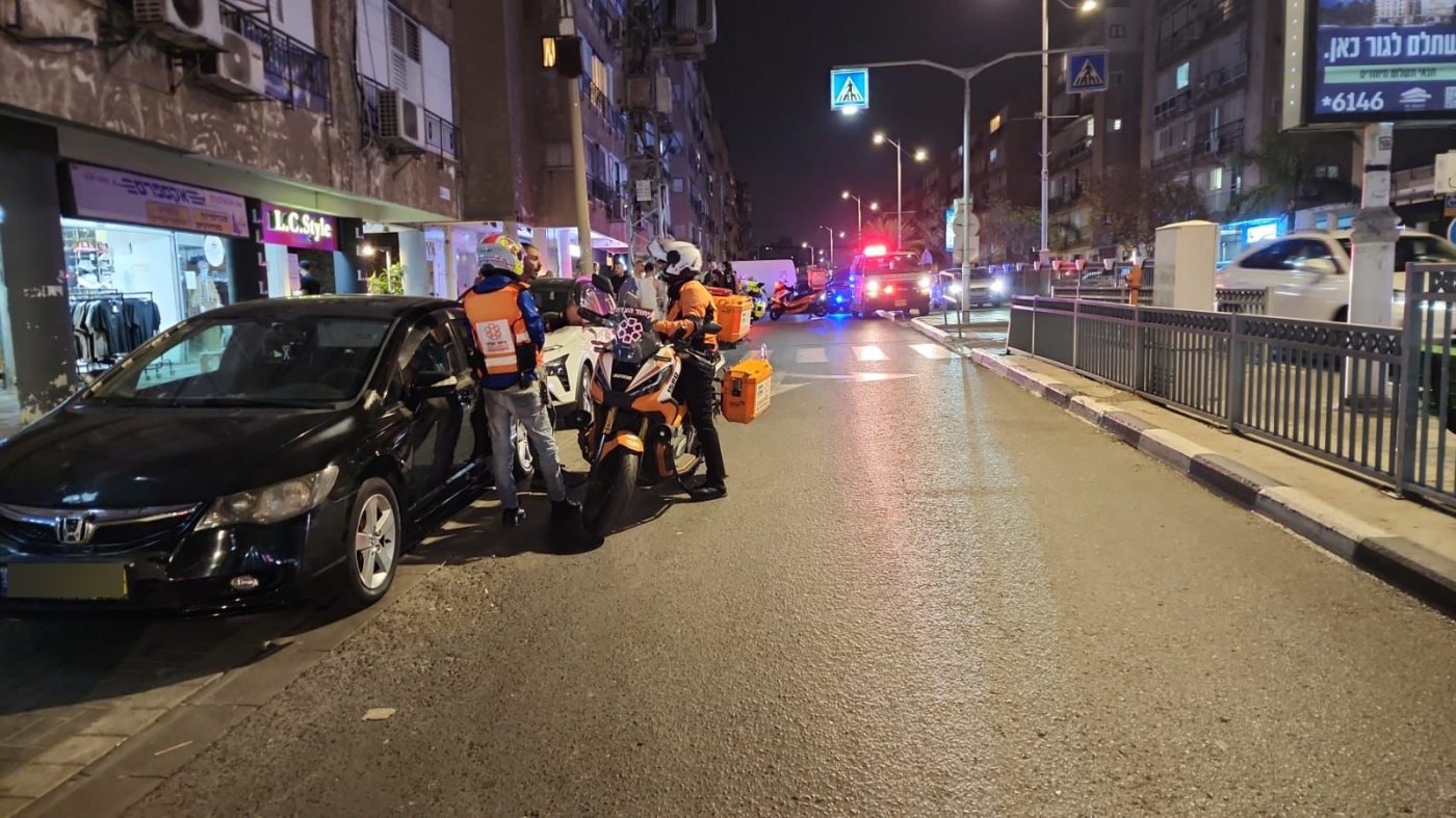 נערה נפגעה מאופנוע במרכז בת ים