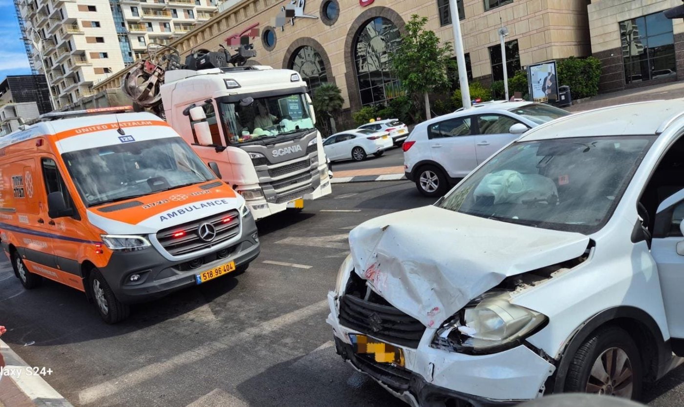 פצוע בתאונה סמוך לקניון חולון