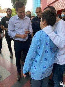 רז בביקור בבית החולים. צילום: דוברות העירייה