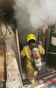 כבאי שריפה בניין צילום דוברות כבאות והצלה תחנה איזורית חולון