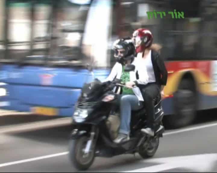 אופנוע קטנוע צילום אור ירוק